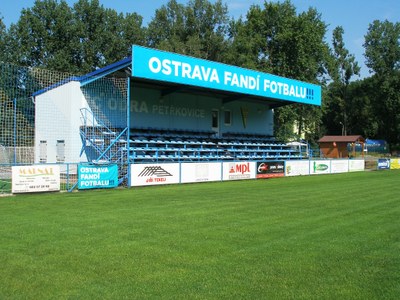 Nová tribuna na hřišti FC Odra Petřkovice 