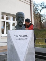 Martin Kuchař při instalaci v r. 2008